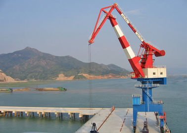 30 Ton Harbour Portal Crane/Jib Crane For Shipyards portale di vuotamento mobile